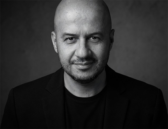 Mau Flores — director de arte, director creativo y diseñador gráfico en Costa Rica